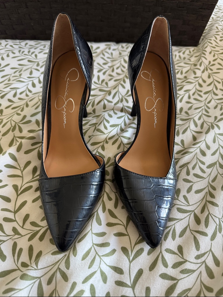 Jessica Simpson Black Croc-Embossed D'orsay Pointed Pumps